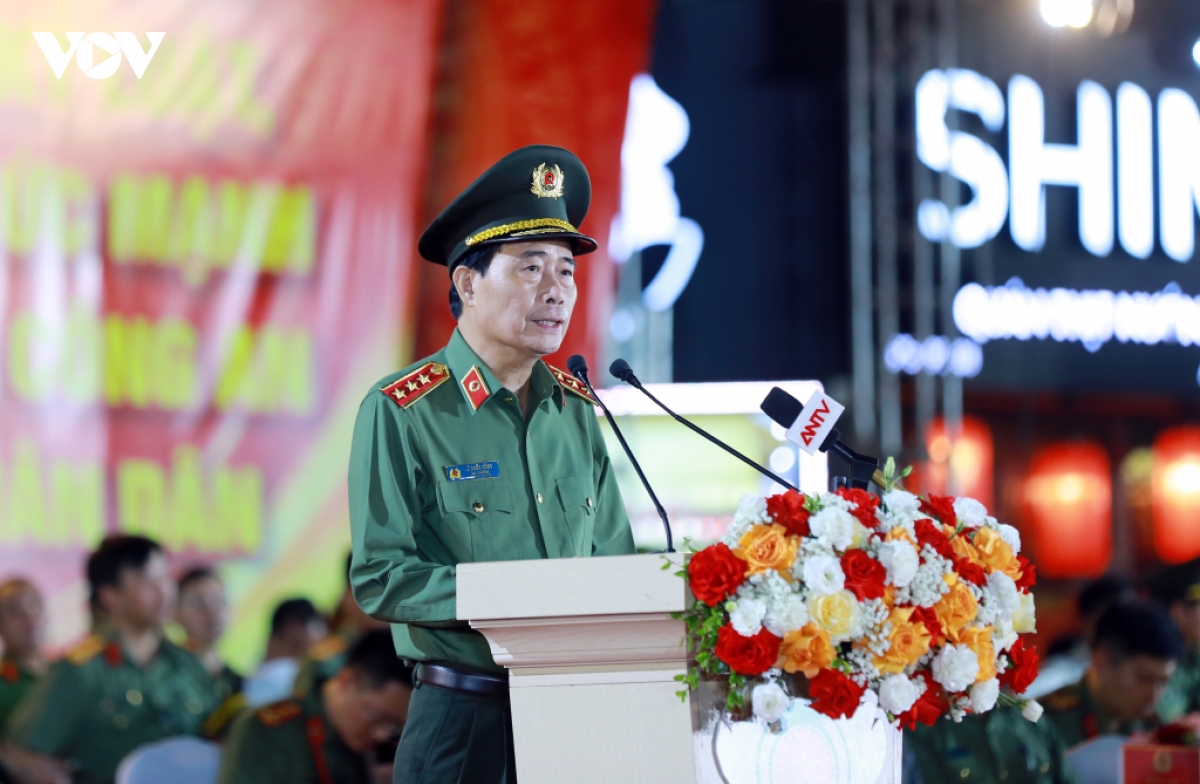 thu_truong.jpg
