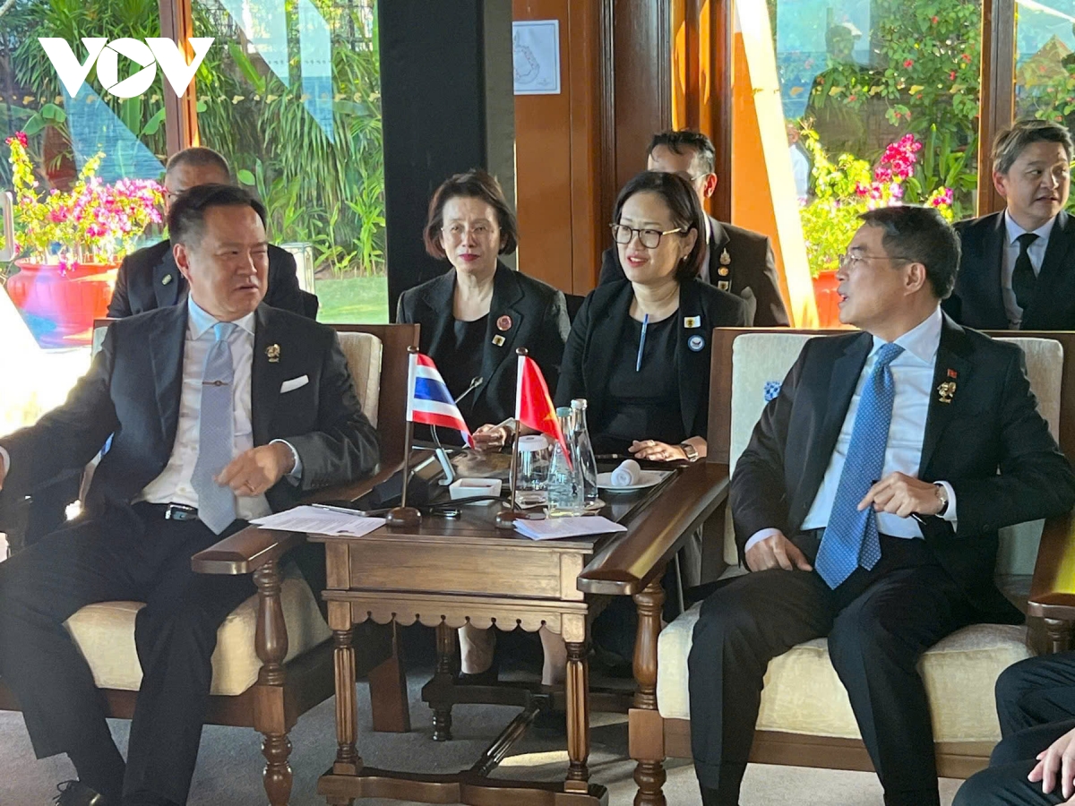 thu_tuong_le_minh_hung_gap_thu_tuong_thai_lan_anutin_charnvirakun.jpg