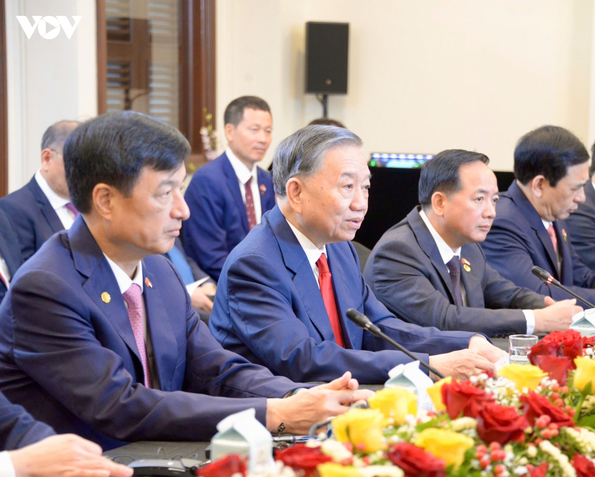 tong_bi_thu_chu_tich_nuoc_to_lam_hoi_dam_voi_thu_tuong_singapore_1.jpg
