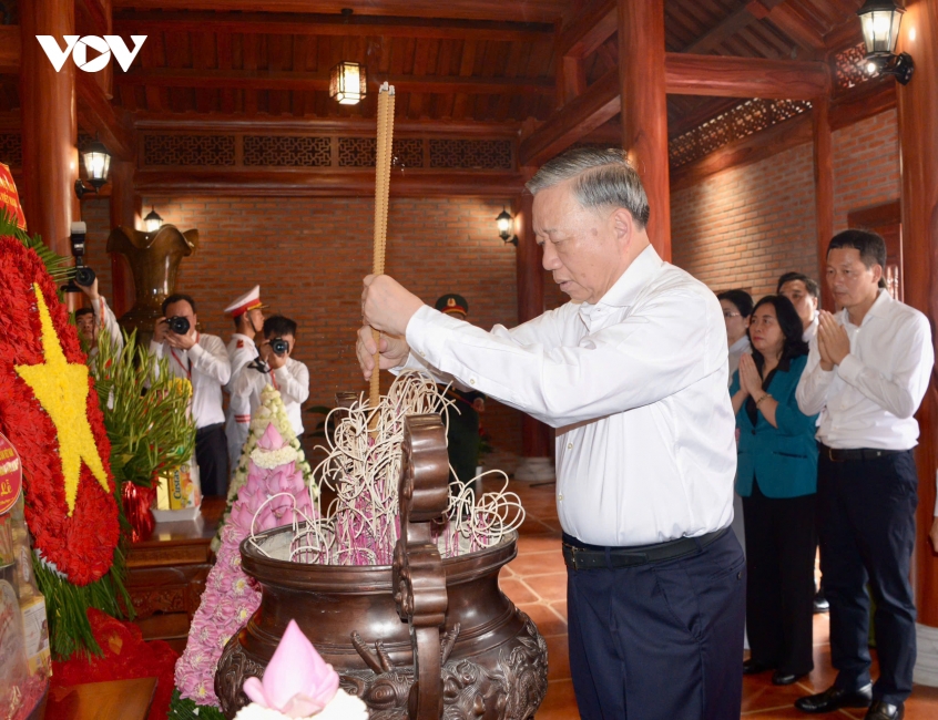 tong_bi_thu_chu_tich_nuoc_to_lam_lam_viec_voi_ban_thuong_vu_thanh_uy_dong_nai.jpg