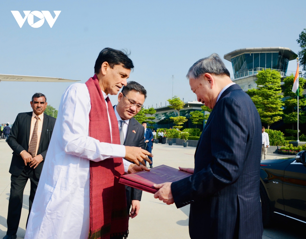 tong_bi_thu_chu_tich_nuoc_to_lam_roi_new_delhi_di_mumbai_1.jpg