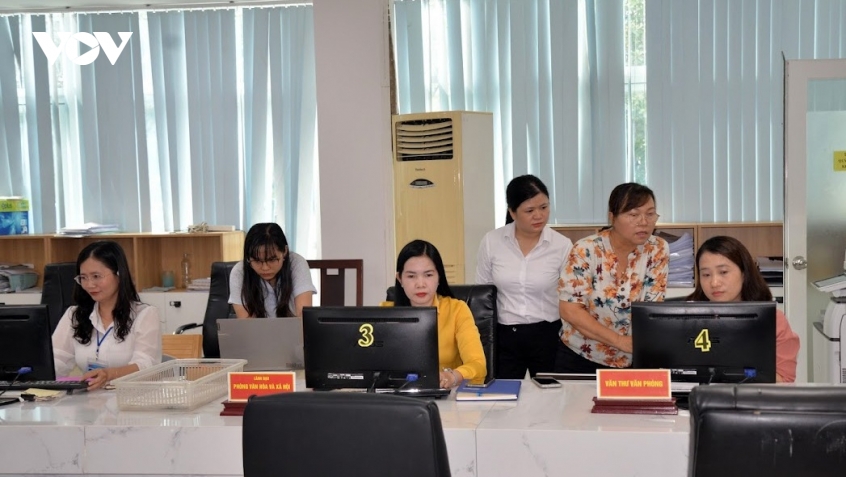 tp.hcm_cham_diem_can_bo_theo_kpi.jpg