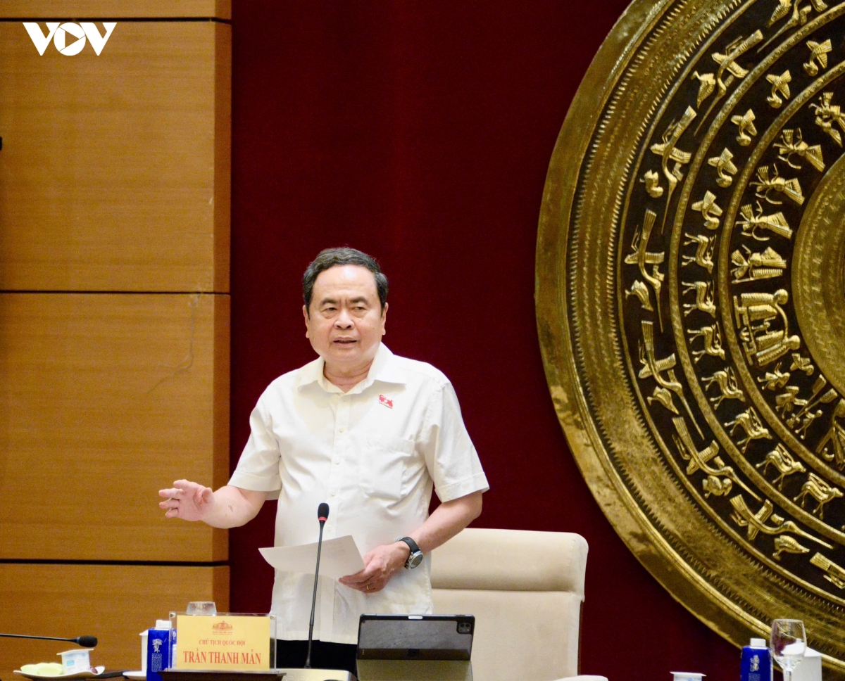 tran_thanh_man_giam_sat_3.jpg