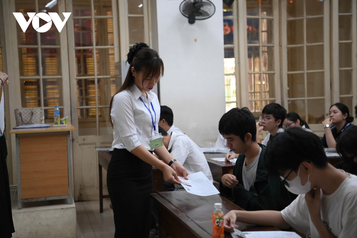 truong thpt chuyen khoa hoc tu nhien.jpg