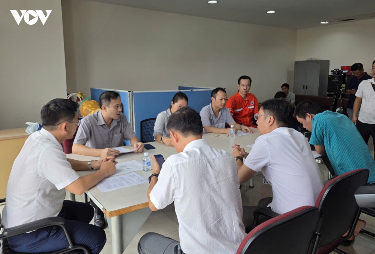 ubnd_phuong_tam_thang_lam_viec_voi_cac_ben_lien_quan_sang_ngay_28_5.jpg