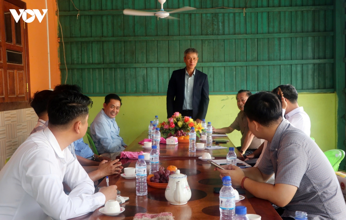 vov_dai_su_nguyen_minh_vu_lam_viec_voi_dai_dien_cong_dong_ba_con_goc_viet.jpg