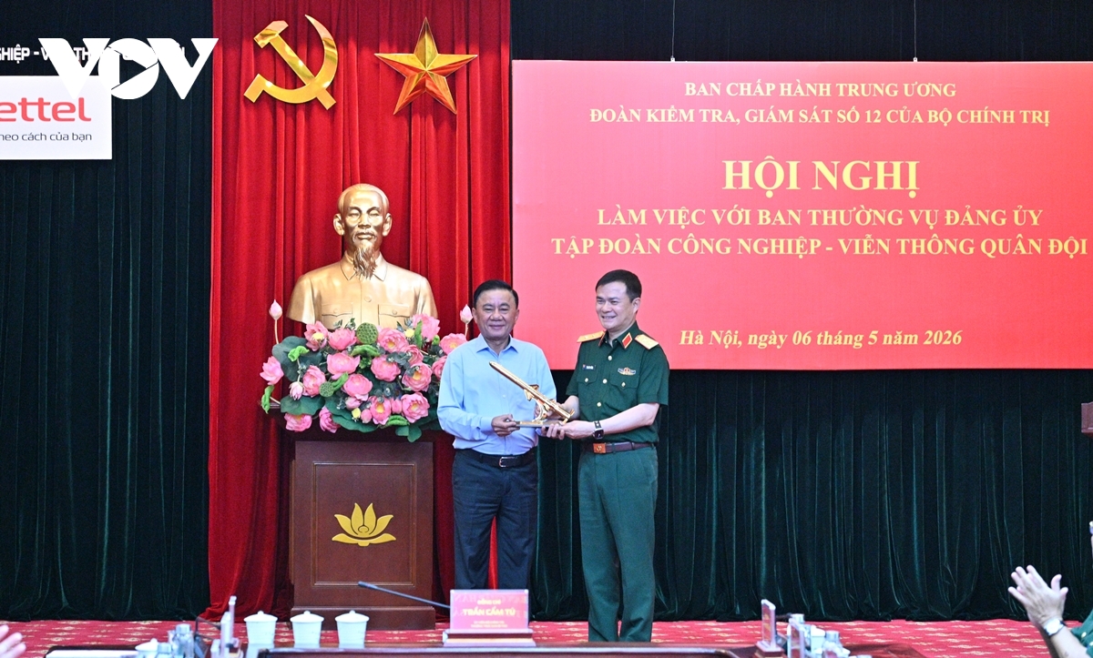 vov_tran_cam_tu_viettel_2.jpg