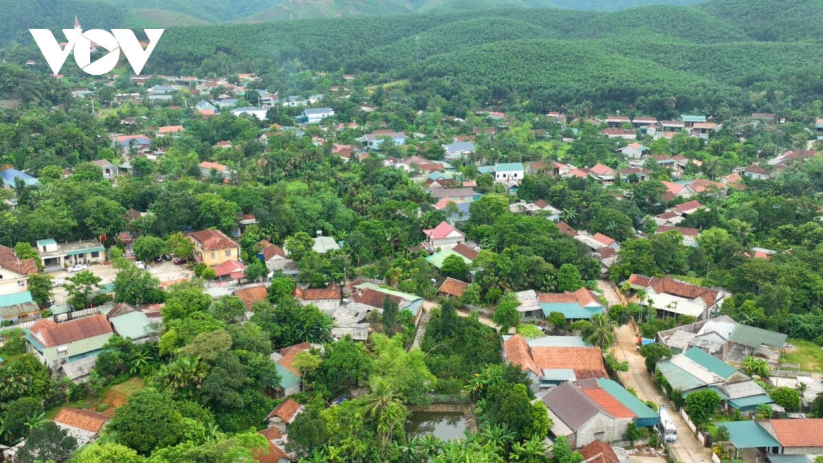 xa_tuyen_lamla_dia_ban_mien_nui_rong_dan_cu_phan_tan_ty_le_ho_ngheo_va_can_ngheo_con_cao.jpg