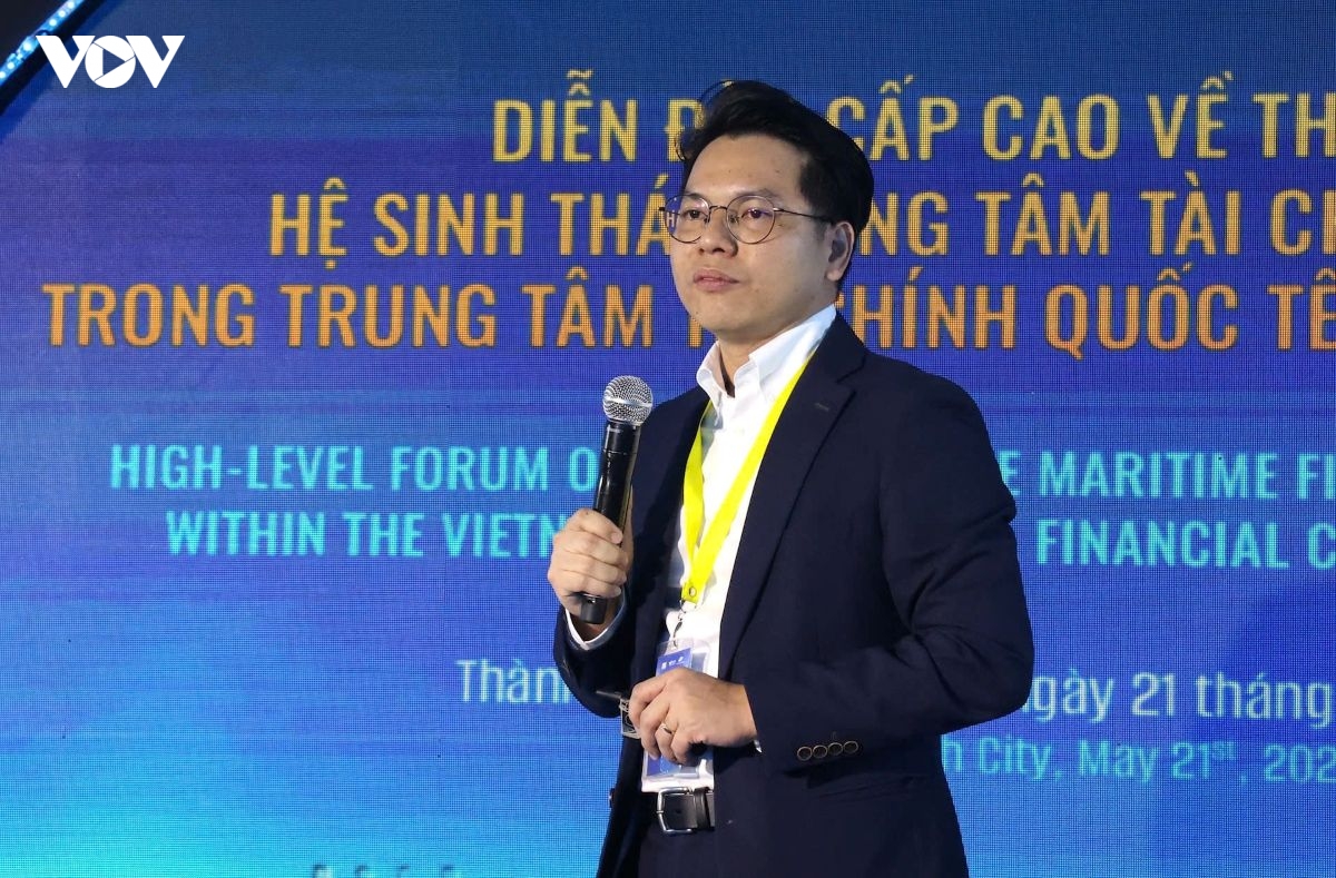 .ong_nguyen_hoang_anh_quan_ly_du_an_cap_cao_roland_berger_dong_nam_a_anh_le_hang.jpg