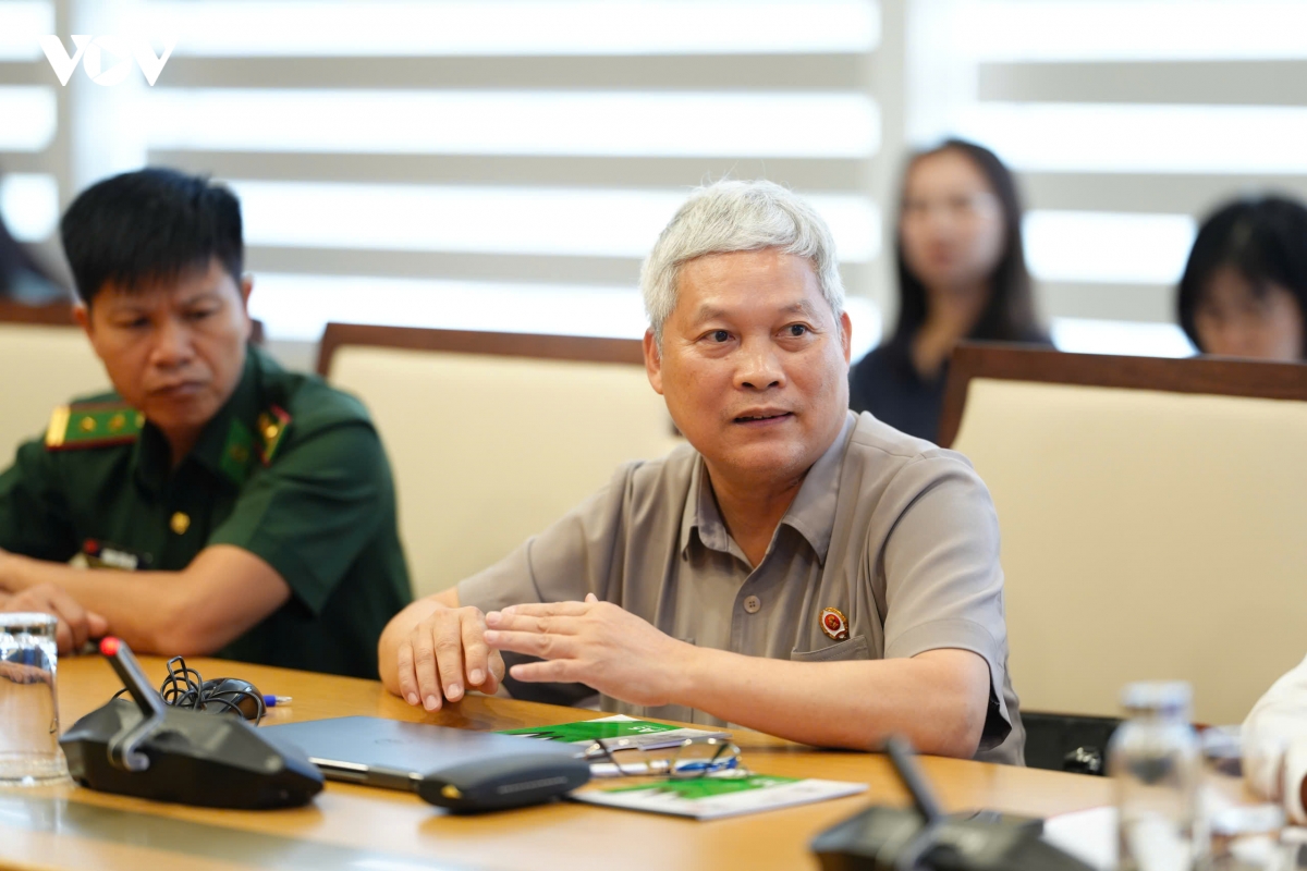 20-6_cac_dai_bieu_thao_luan_tai_phien_toa_dam.jpg