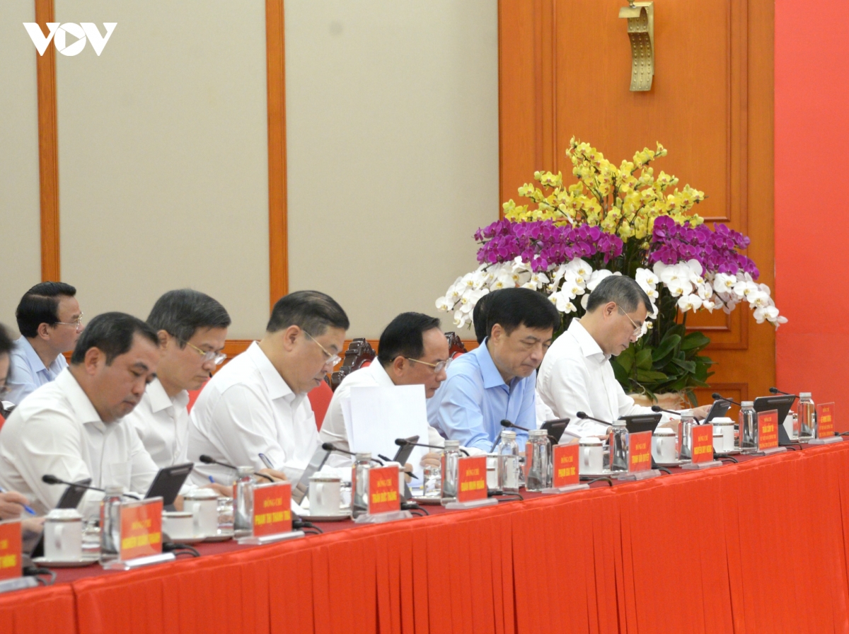 30-06_cac_dai_bieu_tham_du_phien_hop_rs.jpg