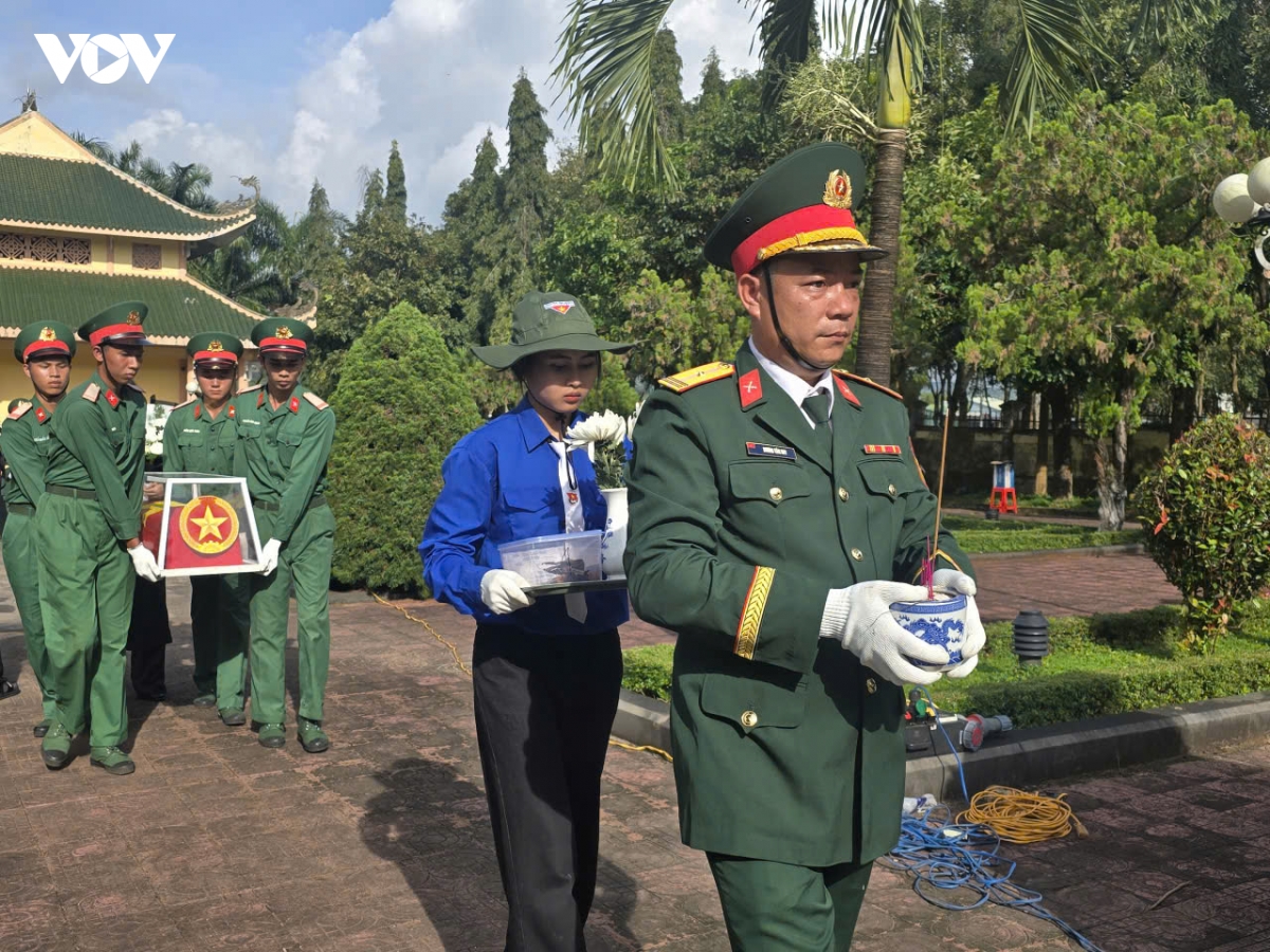 500_ngay_dem_anh_2.jpg