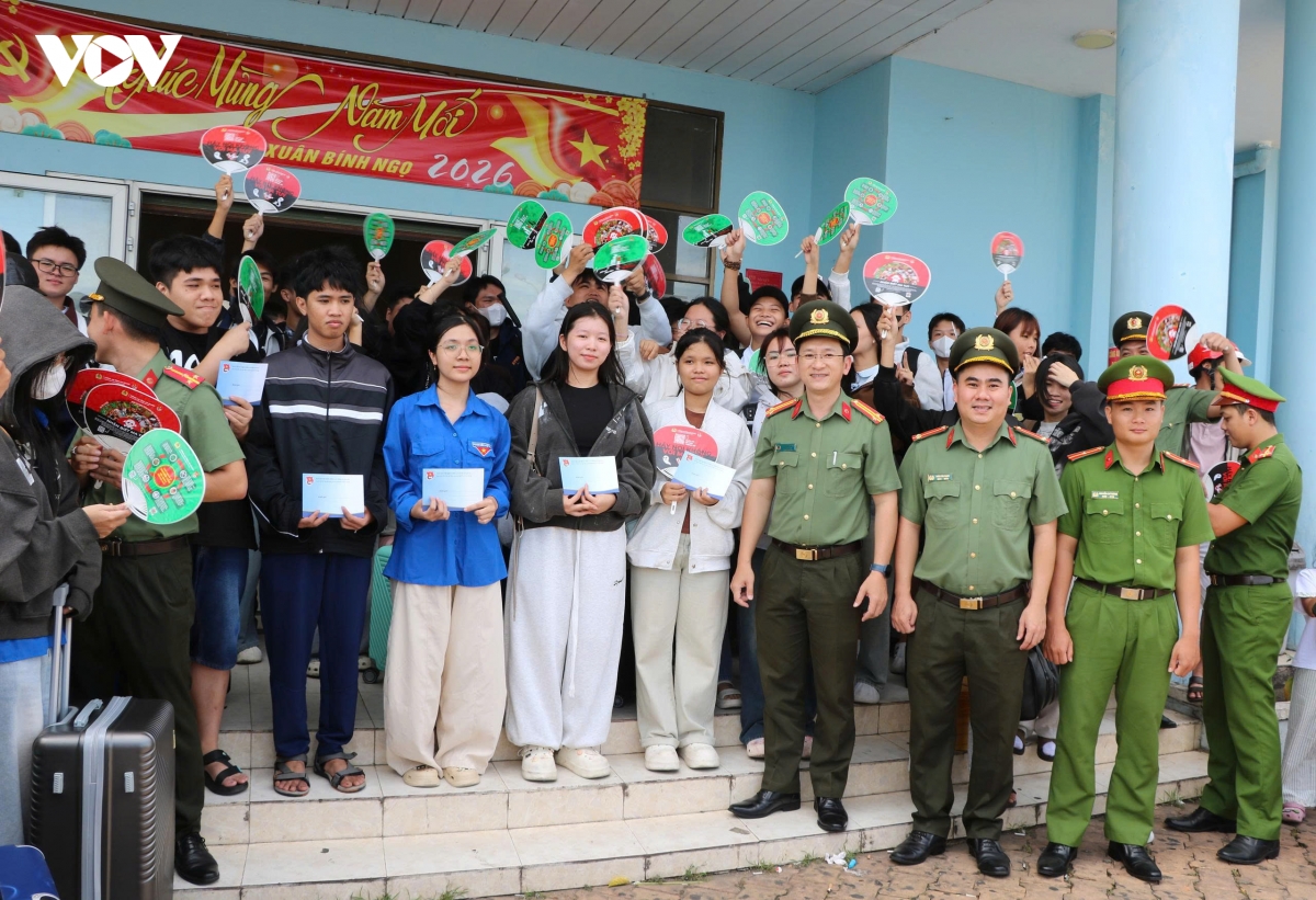 an_giang_tiep_suc_mua_thi_dong_hanh_cung_si_tu_dao_kien_hai3.jpg