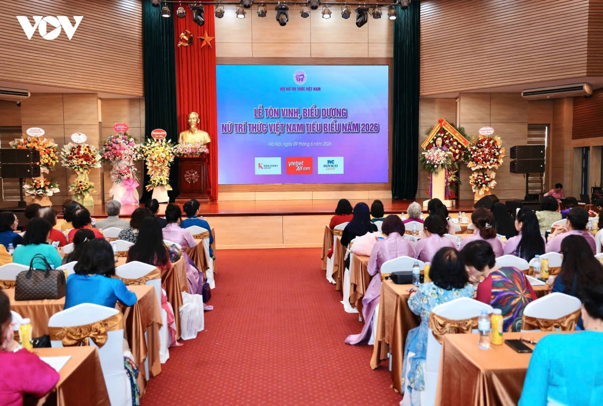 ba_bui_thi_minh_hoai_du_le_ton_vinh_va_bieu_duong_nu_tri_thuc_viet_nam_tieu_bieu_nam_2026_3.jpg