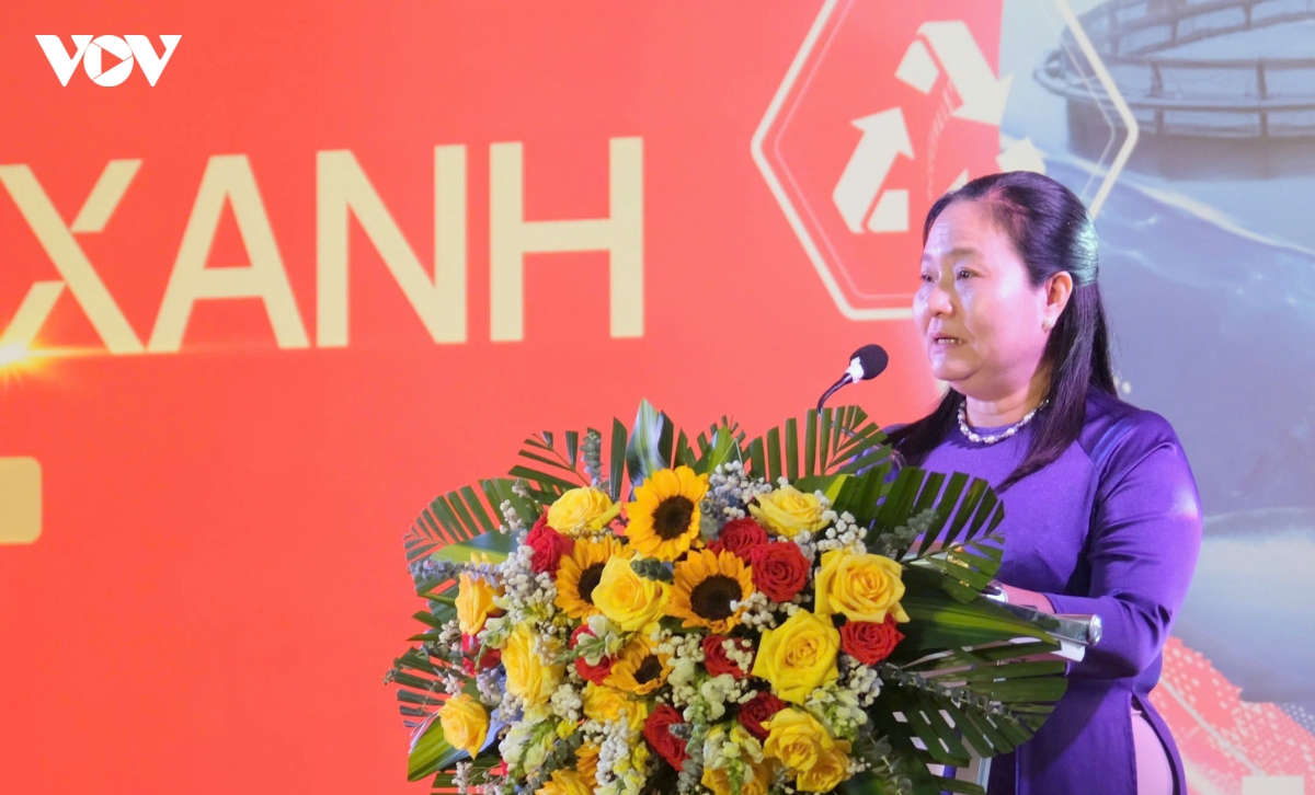 ba_quach_thi_thanh_binh_pho_giam_doc_so_nnmt_tp._can_tho_phat_bieu.jpg
