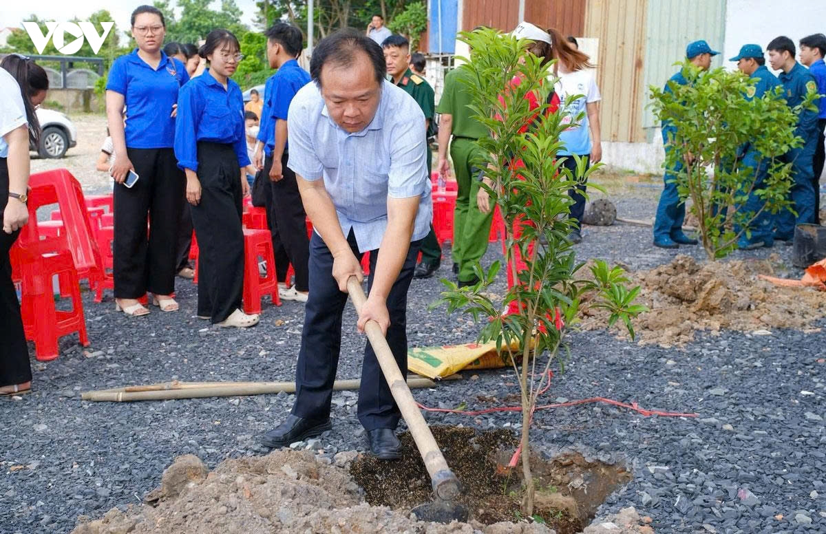 bduong_ra_quan_1_.jpg