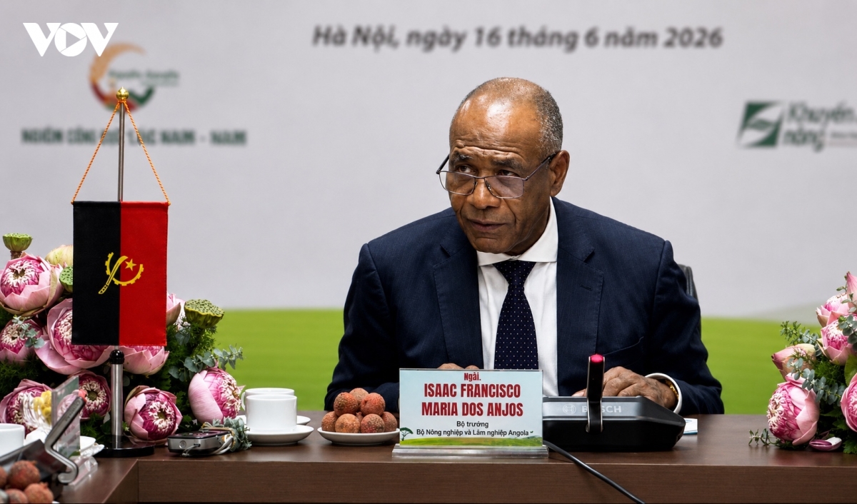 bo_truong_bo_nong_nghiep_va_lam_nghiep_angola_chia_se_tai_buoi_lam_viec.jpg