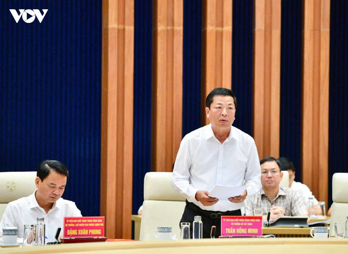 bo_truong_bo_xay_dung_tran_hong_minh_bao_cao_ve_phat_trien_nha_o_cho_thue.jpg