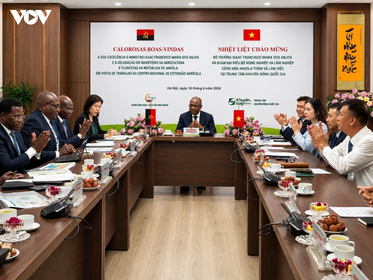 buoi_lam_viec_giua_doan_cong_tac_bo_nong_nghiep_va_lam_nghiep_angola_va_trung_tam_khuyen_nong_quoc_gia.jpg