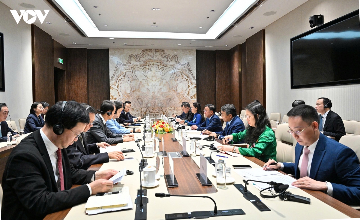 cac_dai_bieu_tham_du_cuoc_tiep.jpg