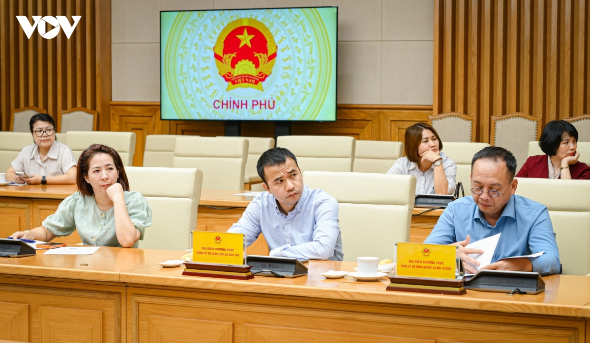 cac_dai_bieu_tham_du_hoi_nghi.jpg