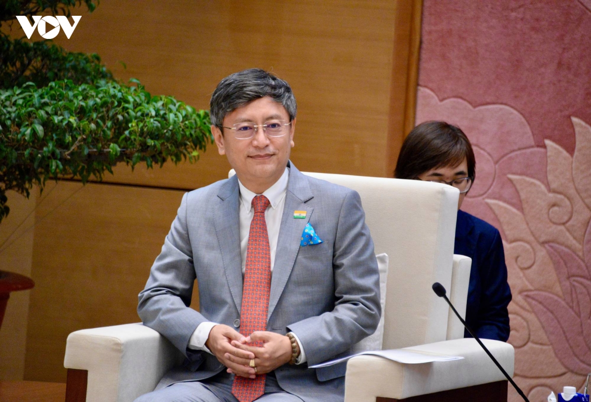 chu_tich_quoc_hoi_tiep_dai_su_an_do_4.jpg