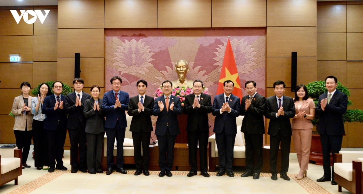chu_tich_quoc_hoi_tiep_dai_su_han_quoc.jpg