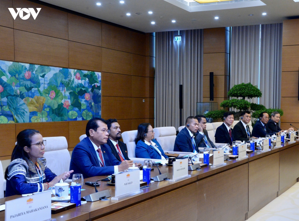 chu_tich_quoc_hoi_tran_thanh_man_tiep_lanh_dao_cac_thanh_pho_asean_5.jpg