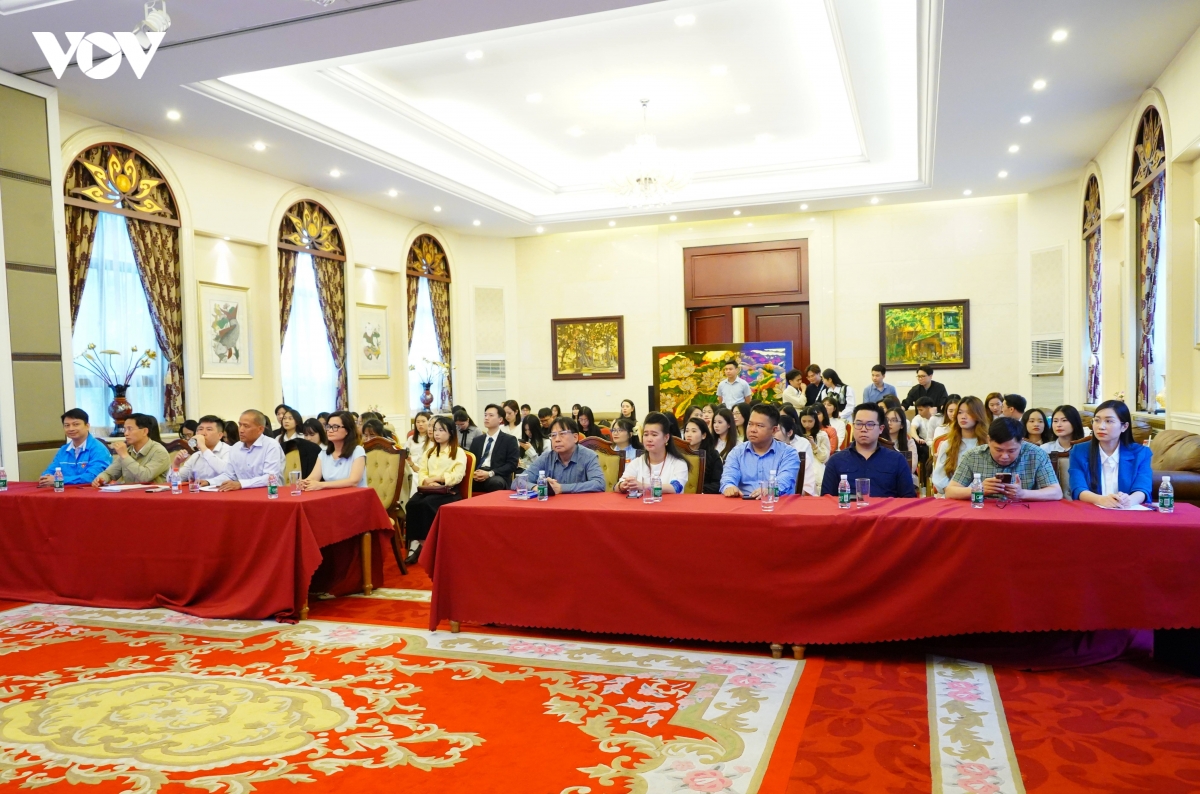 dai_bieu_tham_du_chuong_trinh.jpg