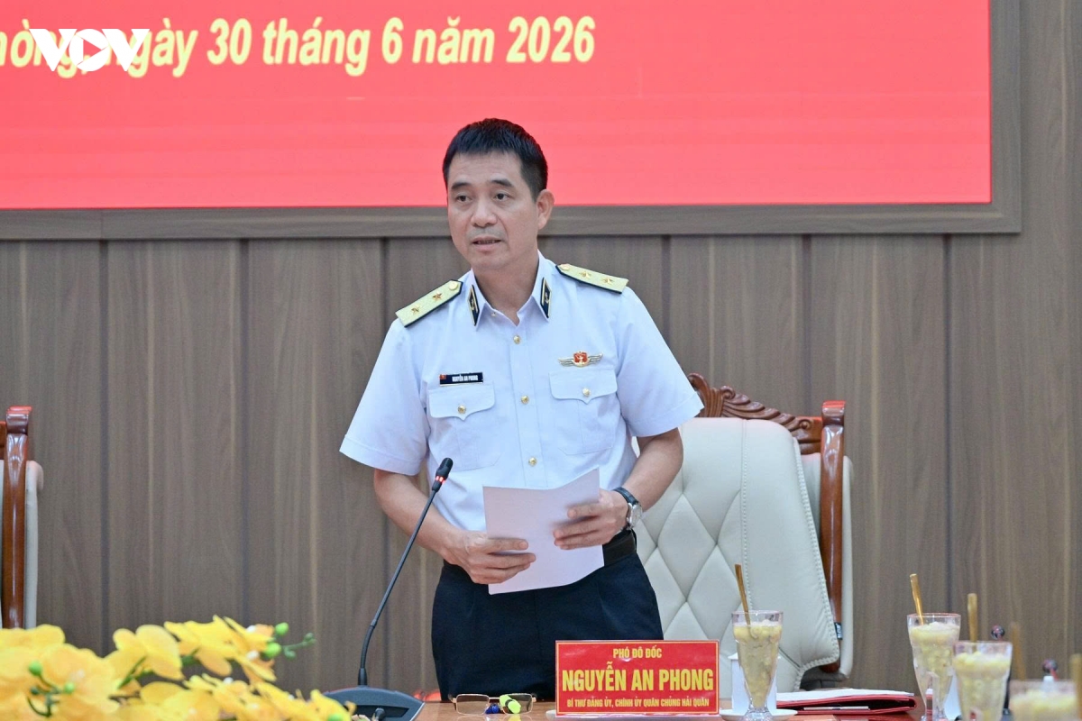 dai_tuong_nguyen_trong_nghia_du_hoi_nghi_dang_uy_quan_chung_hai_quan_2.jpg