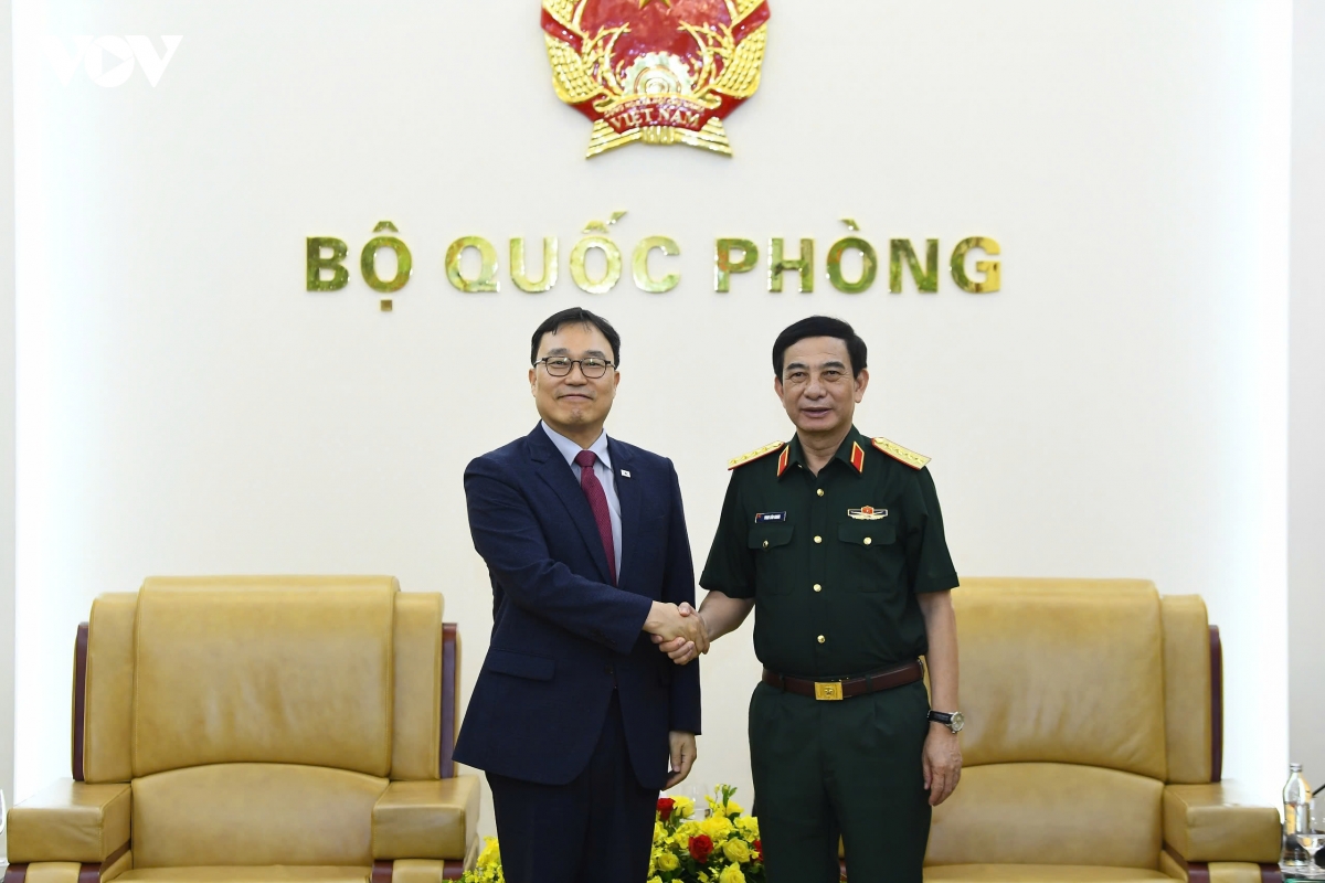 dai_tuong_phan_van_giang_tiep_dai_su_han_quoc_tai_viet_nam_1.jpg