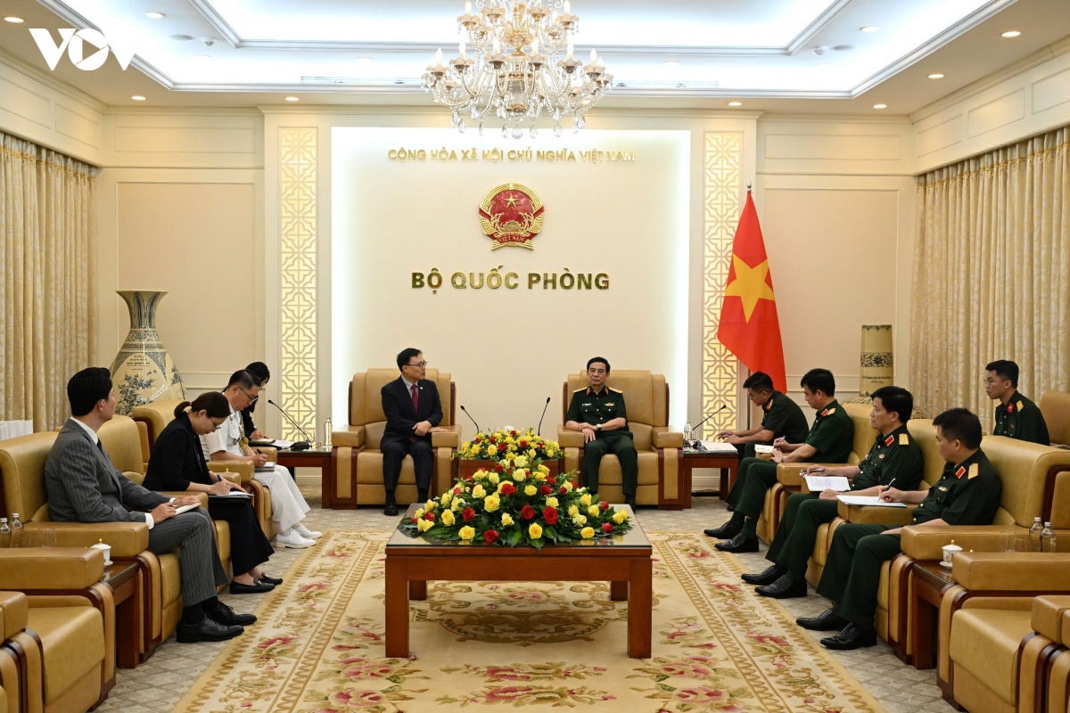 dai_tuong_phan_van_giang_tiep_dai_su_han_quoc_tai_viet_nam_2.jpg