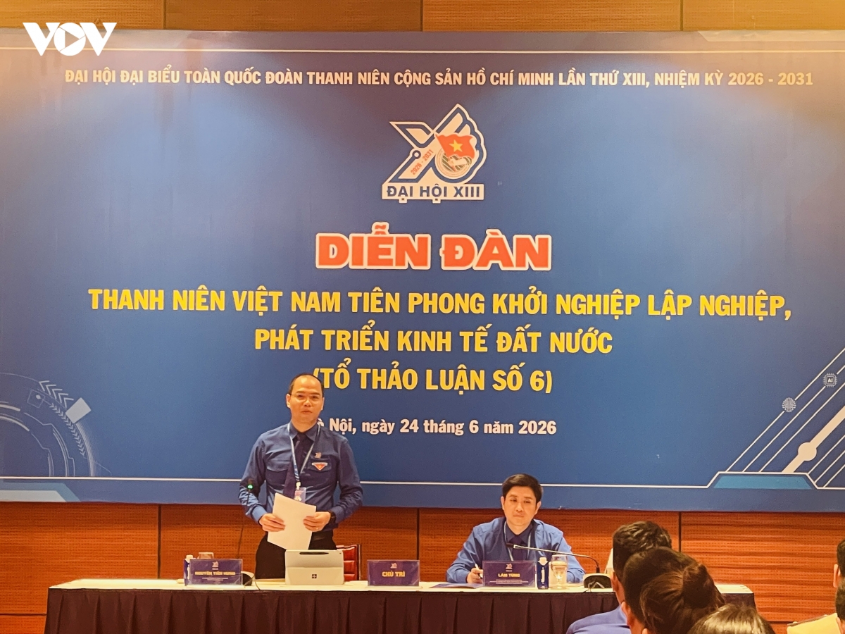 Anh Nguyễn Tiến Hưng, Bí thư Thành đoàn Hà Nội phát biểu tại diễn đàn