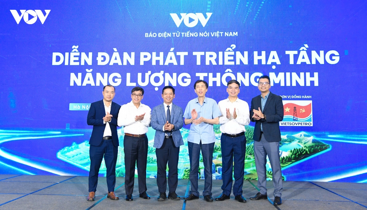 dien_dan_phat_trien_ha_tang_nang_luong_thong_minh_1.jpg