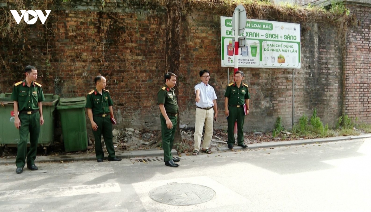 doan_cong_tac_bo_chqs_thanh_pho_hue_va_nhan_chung_khao_sat_thuc_te_khu_vuc_mo_tap_the.jpg
