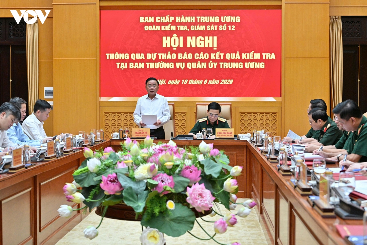 dong_chi_thuong_truc_ban_bi_thu_tran_cam_tu_phat_bieu_chi_dao_tai_hoi_nghi.jpg