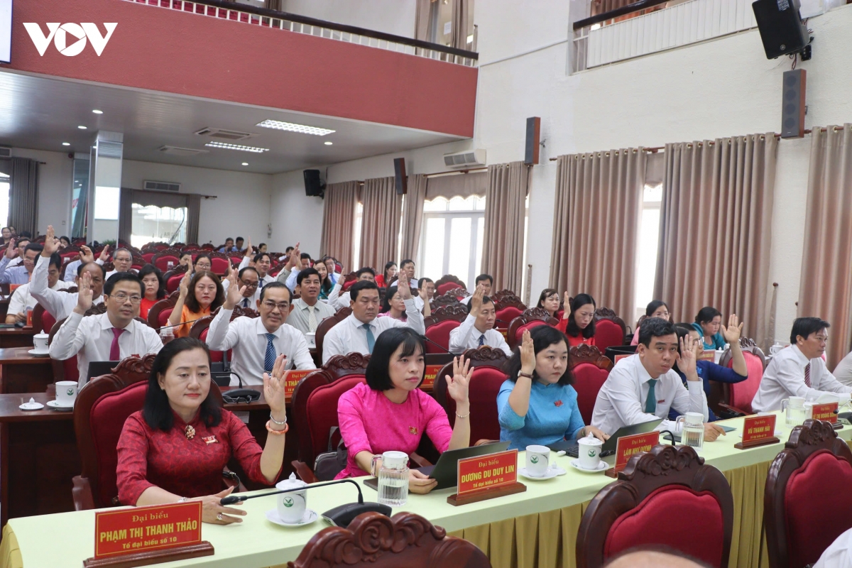 hdnd_tinh_vinh_long_tan_thanh_chu_truong_thanh_lap_16_phuong_moi.jpg