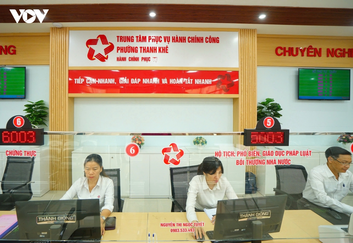 khong_khi_lam_viec_tai_trung_tam_phuc_vu_hanh_chinh_cong_luon_khan_truong_nghiem_tuc.jpg