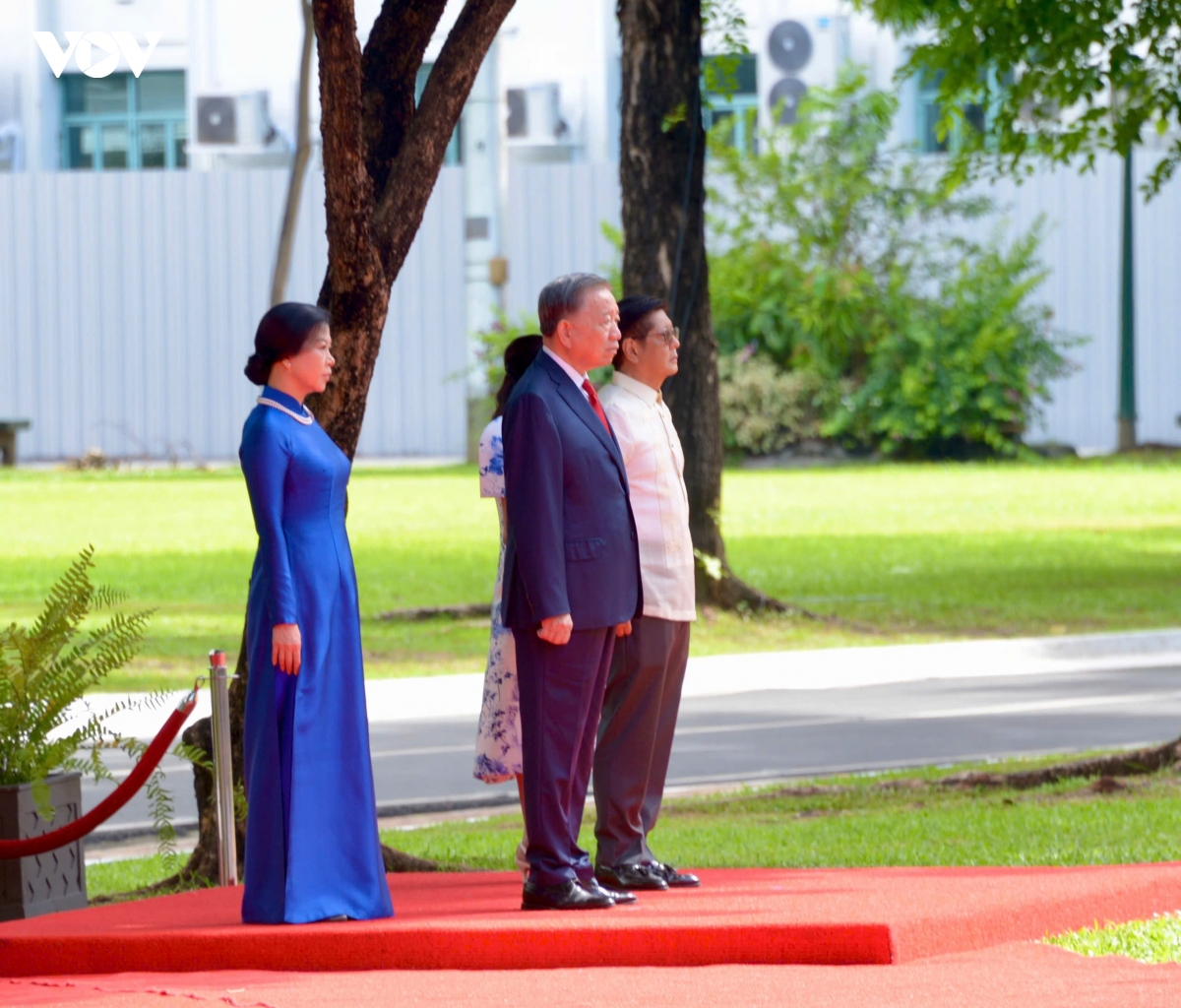 le_don_trong_the_tong_bi_thu_chu_tich_nuoc_to_lam_tham_cap_nha_nuoc_philipines_1.jpg