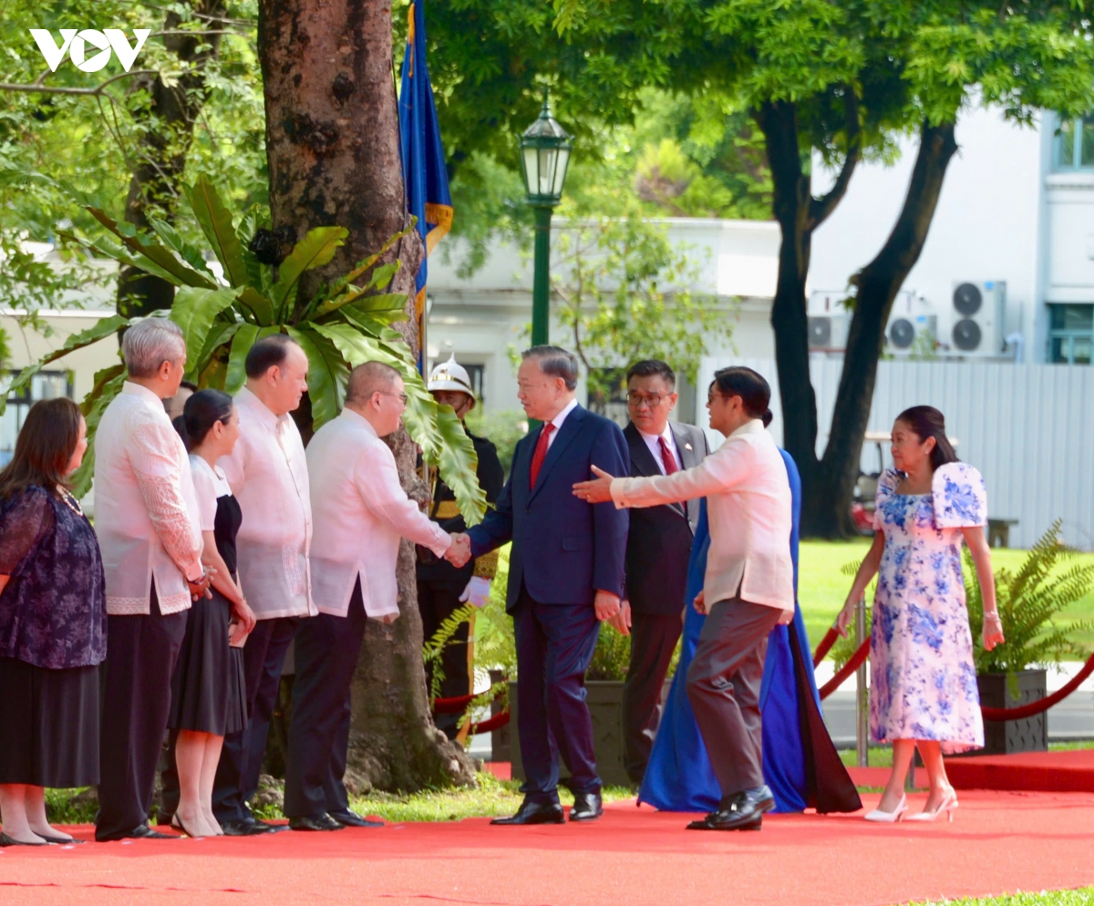 le_don_trong_the_tong_bi_thu_chu_tich_nuoc_to_lam_tham_cap_nha_nuoc_philipines_5.jpg