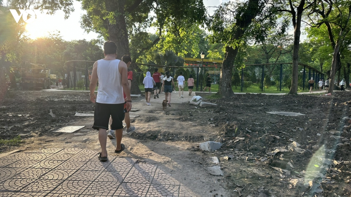 lo_cot_cong_vien_7.jpg