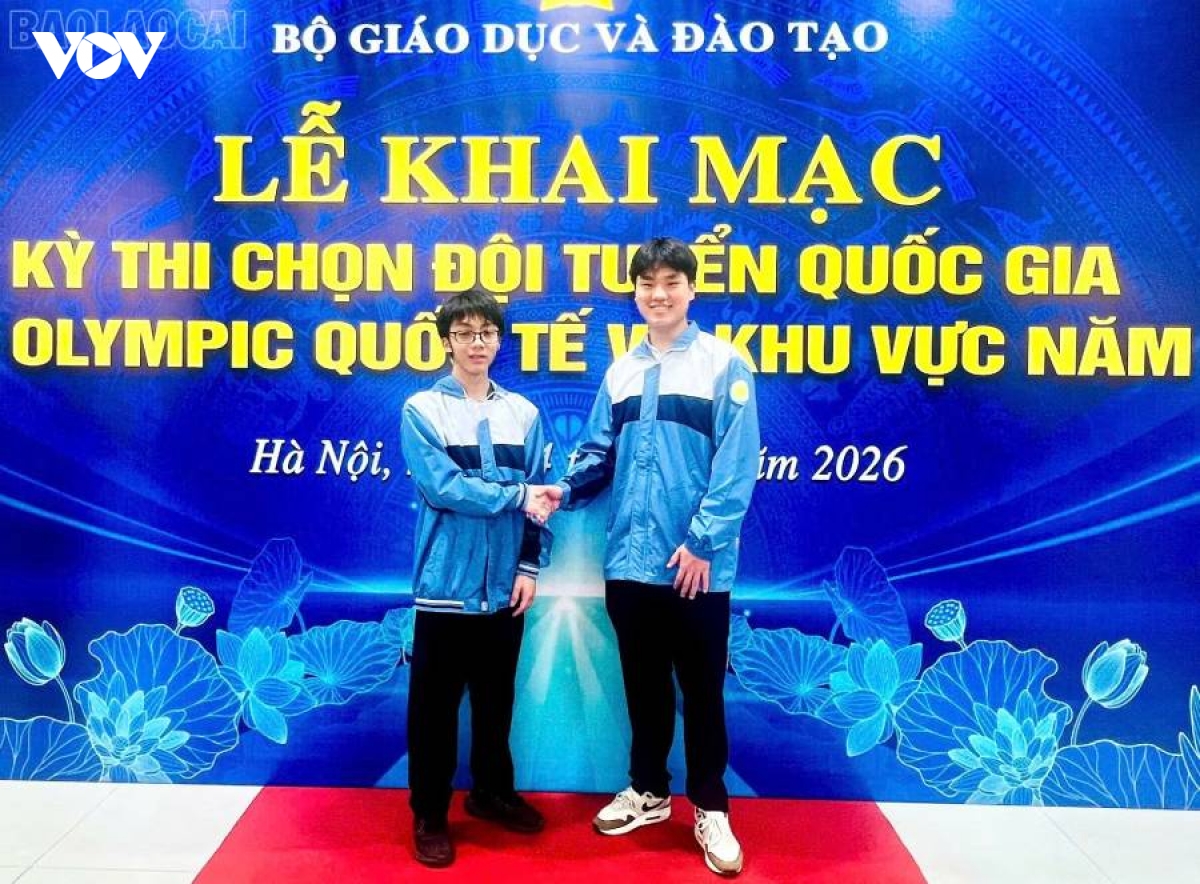 nguyen_huy_phong_ben_phai_co_niem_dam_me_lon_voi_mon_tin_hoc.jpg