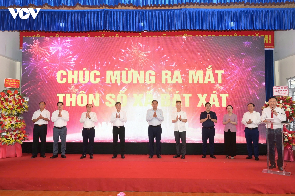 nhan_nut_ra_mat_thon_so_tai_thon_4_xa_bat_xat.jpg