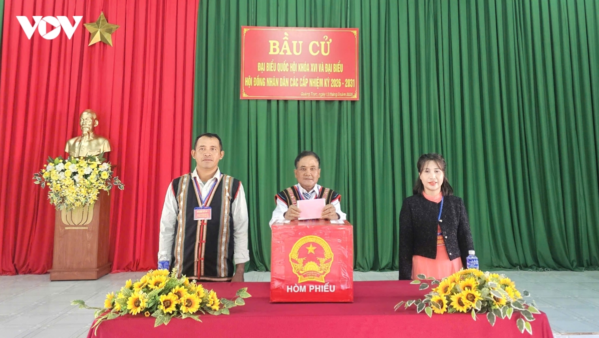 nhip_cau_noi_y_dang_voi_long_dan_1.jpg