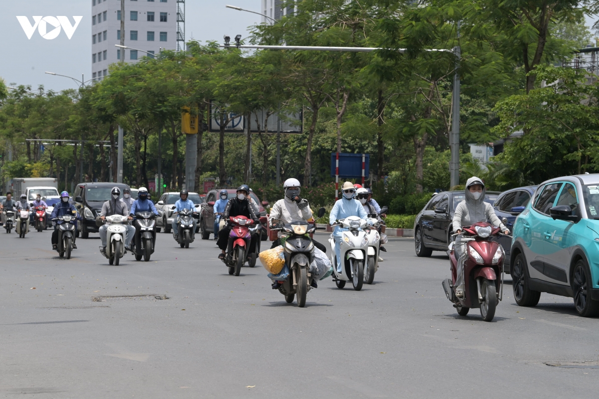 nhung_phan_nguoi_muu_sinh_duoi_thoi_tiet_oi_buc_13.jpg