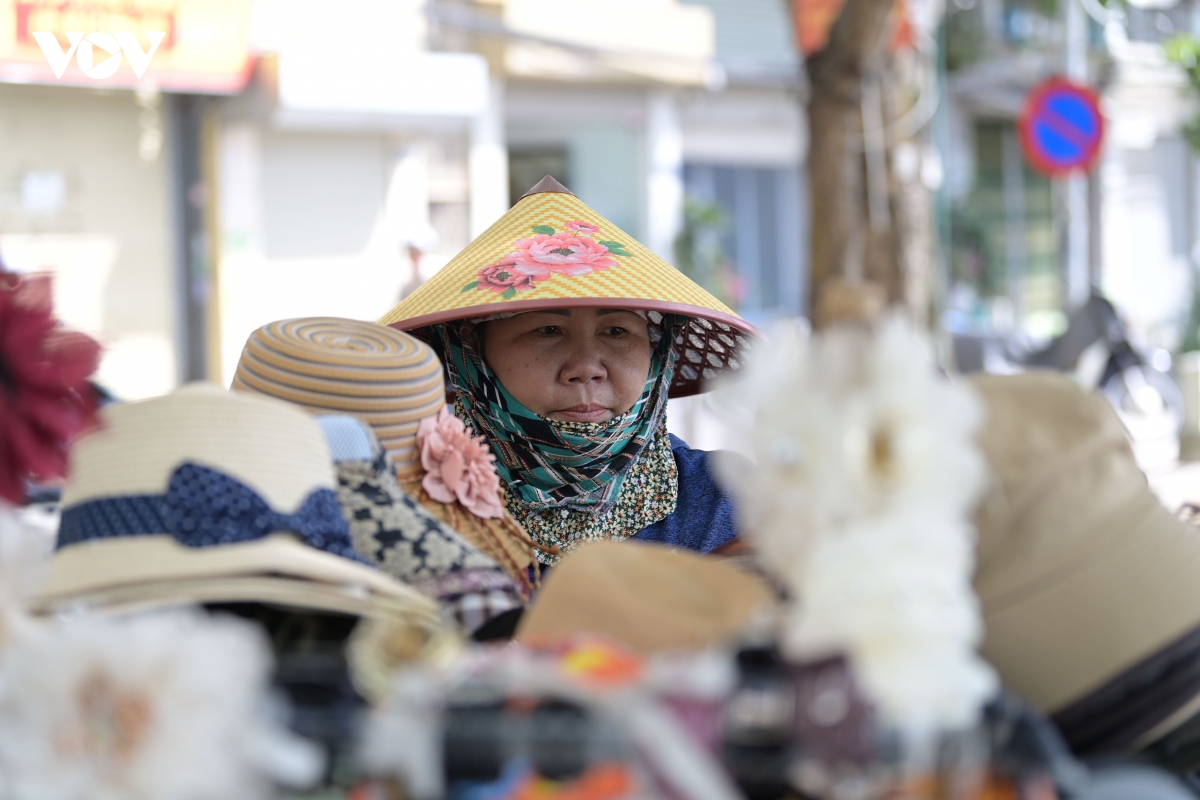 nhung_phan_nguoi_muu_sinh_duoi_thoi_tiet_oi_buc_3.jpg