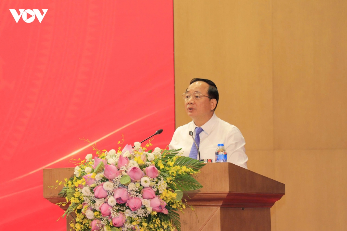 ong_trinh_van_quyet_nhan_manh_cot_loi_cua_viec_xay_dung_chu_nghia_xa_hoi_tu_co_so_la_xay_dung_con_nguoi.jpg