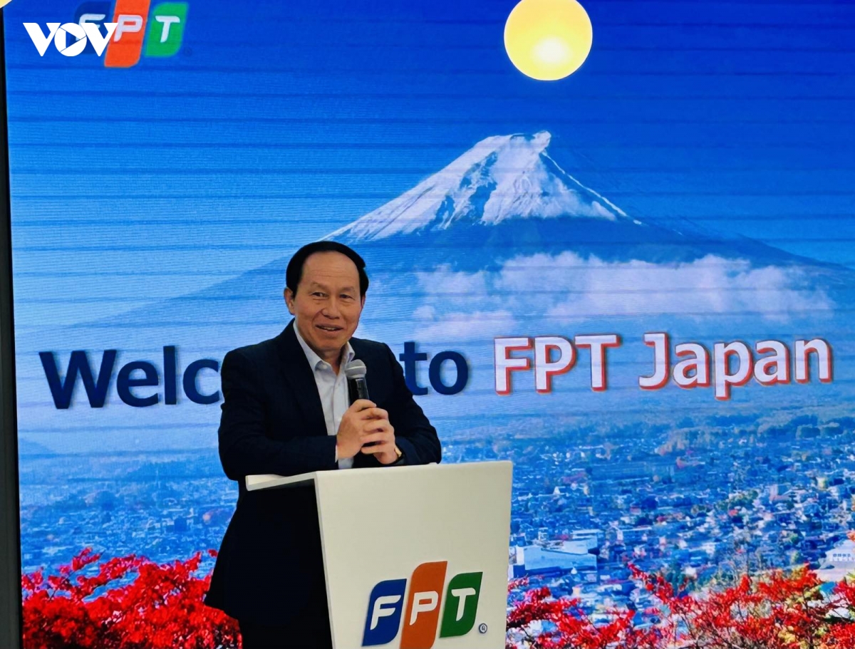 pho_thu_tuong_le_tien_chau_phat_bieu_tai_buoi_lam_viec_voi_can_bo_nhan_vien_fpt_nhat_ban._anh_vov_tokyo.jpg