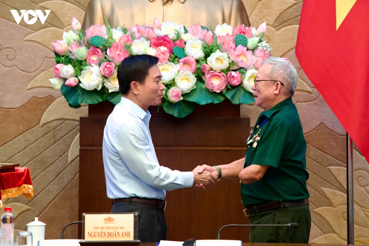 ptt_nguyen_doan_anh_gap_nguoi_co_cong_vs_cm_3.jpg