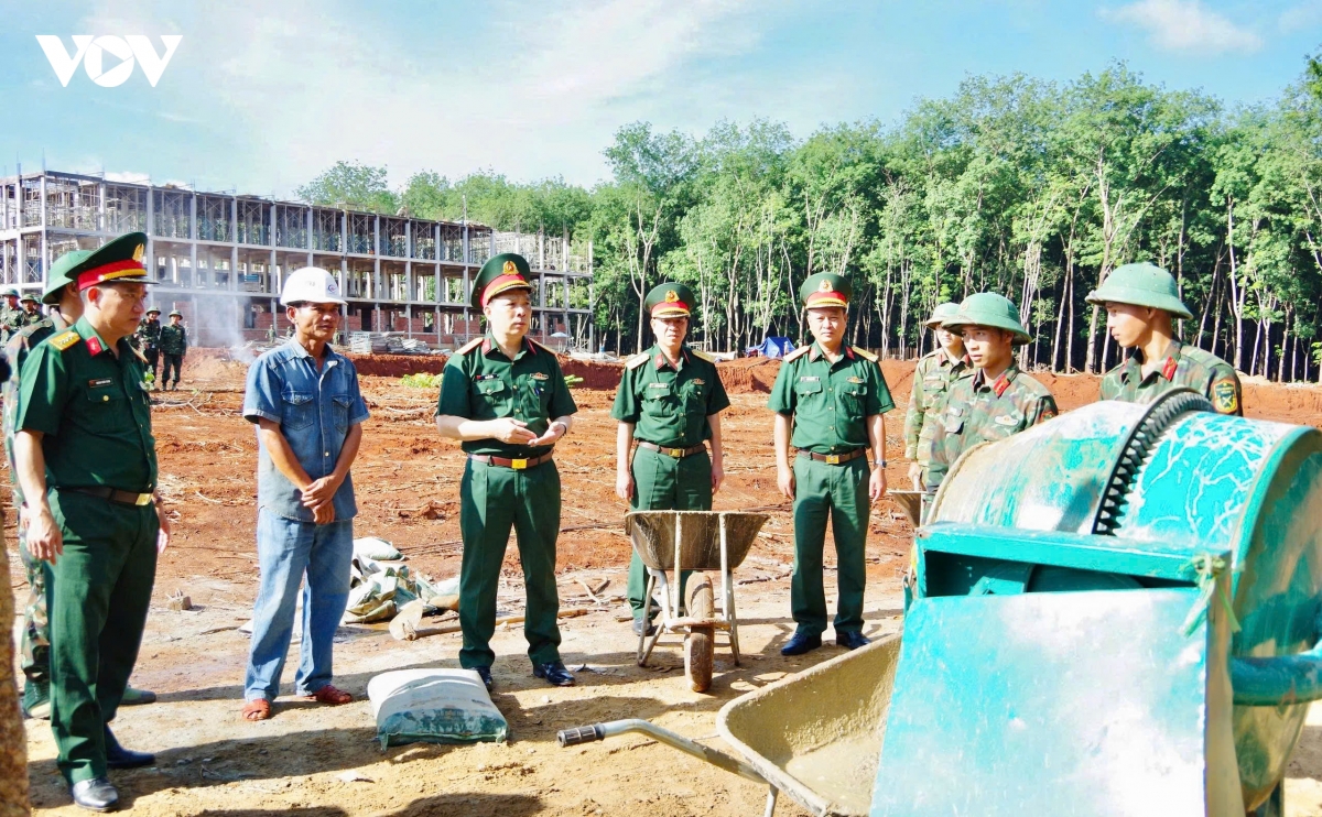 quan_doan_34_ho_tro_xay_truong_noi_tru_bien_gioi_gia_lai-_anh_7.jpg